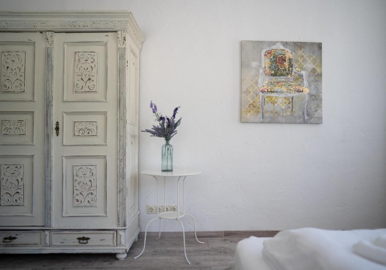 Pajta Apartman Es Vendeghaz Tata Extérieur photo