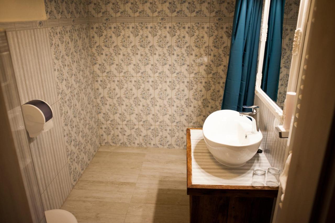 Pajta Apartman Es Vendeghaz Tata Extérieur photo
