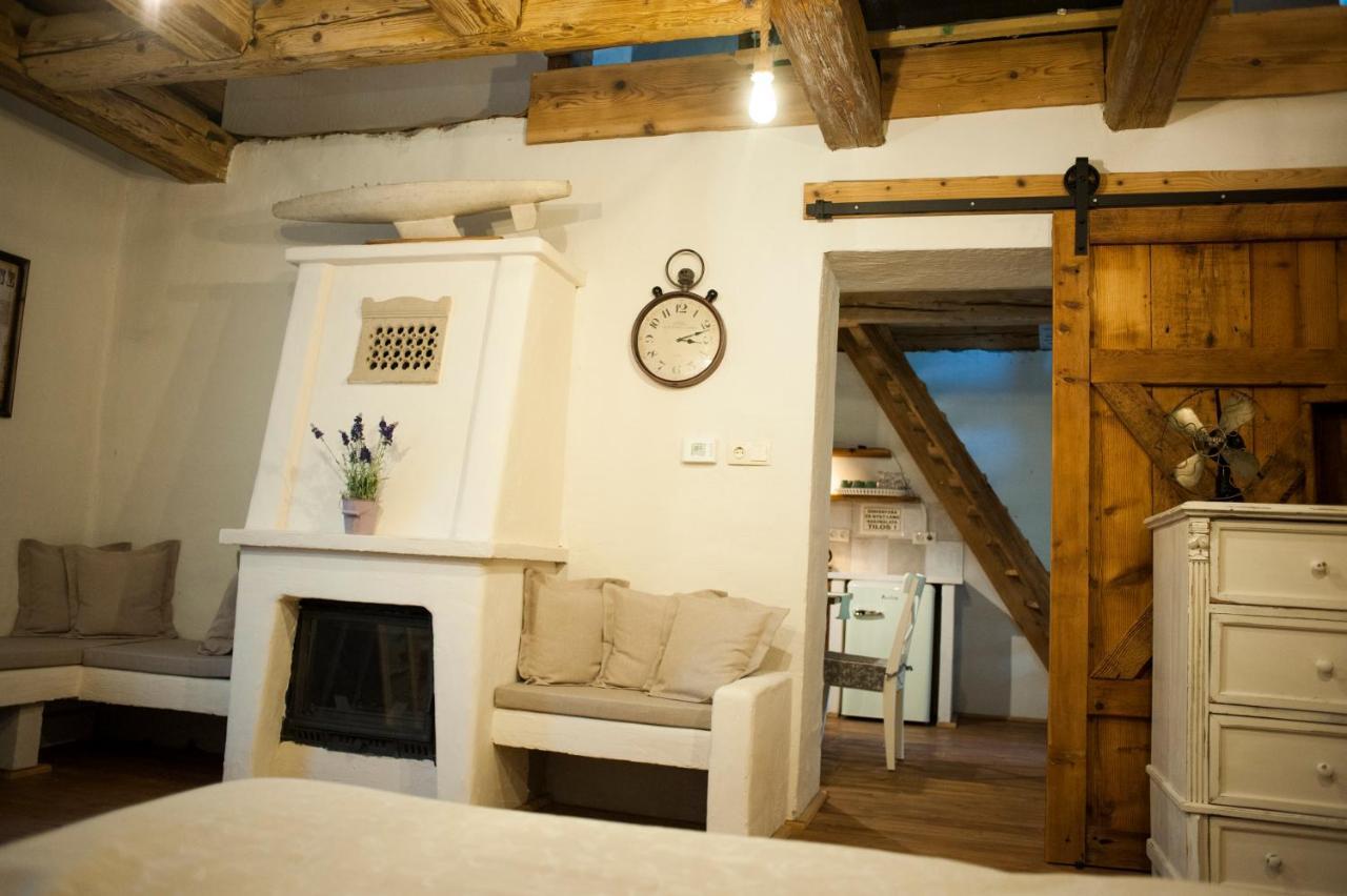 Pajta Apartman Es Vendeghaz Tata Extérieur photo