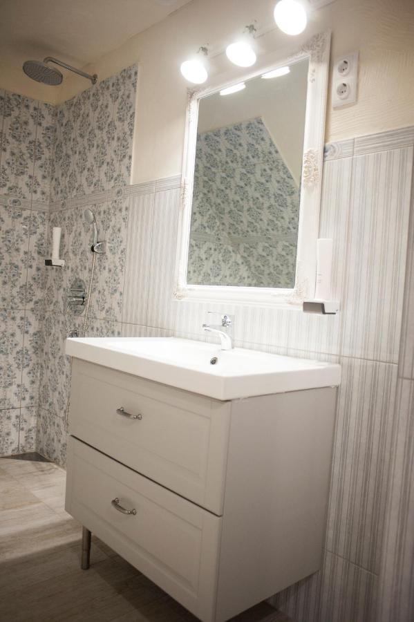Pajta Apartman Es Vendeghaz Tata Extérieur photo