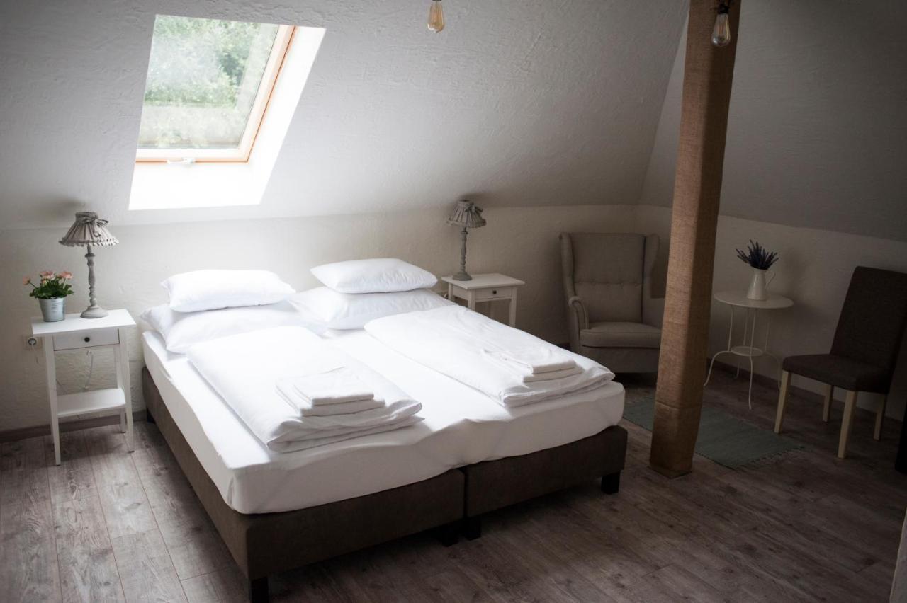 Pajta Apartman Es Vendeghaz Tata Extérieur photo