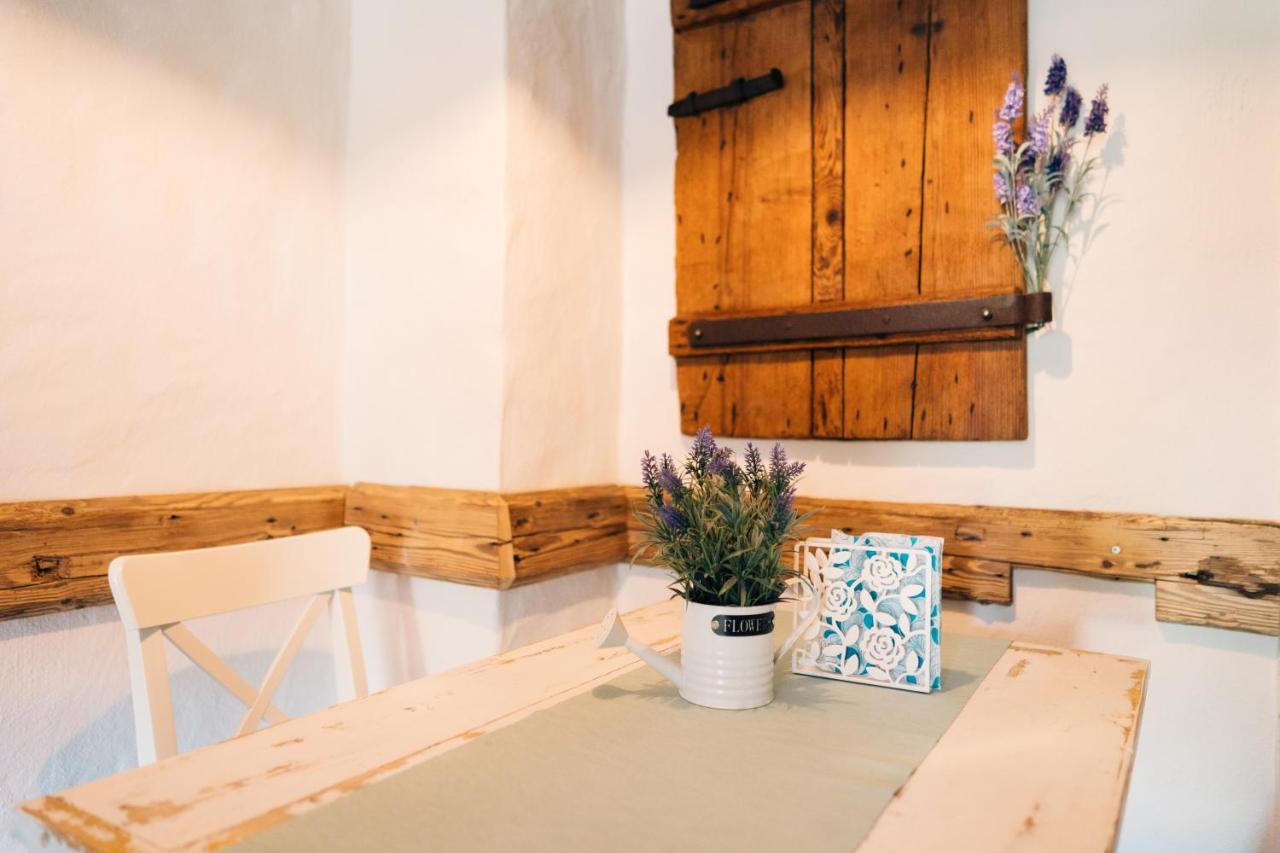 Pajta Apartman Es Vendeghaz Tata Extérieur photo